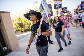 SAG-AFTRA Video Game Actor Picket In Front Of Warner Bros.