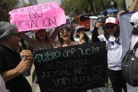 Judiciary Workers Protest Against Lopez Obrador’s Judicial Reform