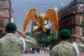 Mexican Army Performs Honours In The Mexico City Zócalo