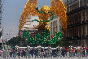 Mexican Army Performs Honours In The Mexico City Zócalo