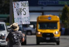 HandyDART Drivers Begin Work Stoppage - Vancouver