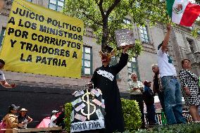 Students From Various Universities In Mexico, Protest In Favour Of Judicial Reform