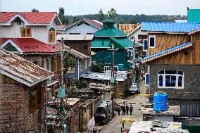 Daily Life In Kashmir