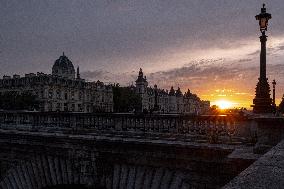 Seine River Sunset Illustrations - Paris