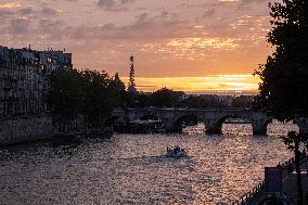 Seine River Sunset Illustrations - Paris