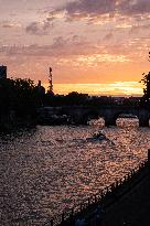 Seine River Sunset Illustrations - Paris