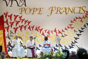 Pope Francis Meets Street Children - Papua New Guinea