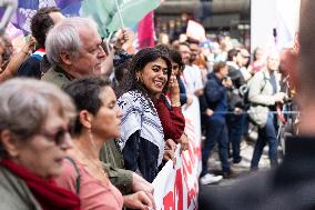 Rally Against The President's Forceful Blow - Paris