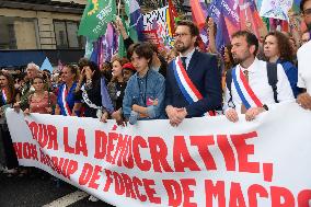 Rally Against The President's Forceful Blow - Paris