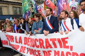 Rally Against The President's Forceful Blow - Paris