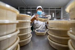 Mooncakes Production in Taizhou