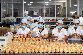 Mooncakes Production in Taizhou