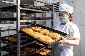 Mooncakes Production in Taizhou