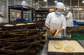 Mooncakes Production in Taizhou