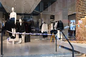 Person Hit In The Head At Zara In Manhattan New York