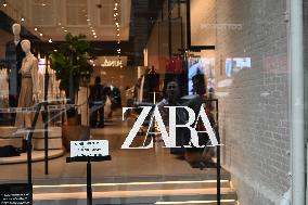 Person Hit In The Head At Zara In Manhattan New York