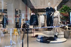 Person Hit In The Head At Zara In Manhattan New York