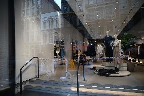 Person Hit In The Head At Zara In Manhattan New York