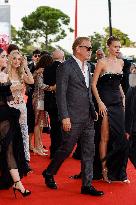 81st Mostra - Sienna Miller And Kevin Costner Walk The Red Carpet