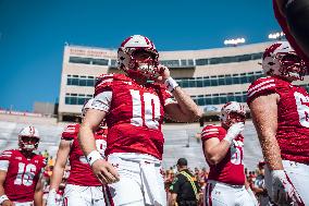 Wisconsin Badgers Vs. South Dakota Coyotes