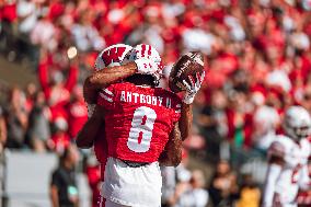 Wisconsin Badgers Vs. South Dakota Coyotes