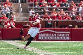 Wisconsin Badgers Vs. South Dakota Coyotes