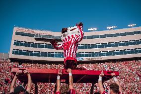 Wisconsin Badgers Vs. South Dakota Coyotes