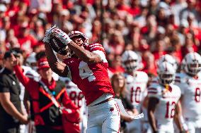 Wisconsin Badgers Vs. South Dakota Coyotes