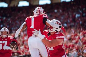 Wisconsin Badgers Vs. South Dakota Coyotes