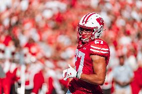 Wisconsin Badgers Vs. South Dakota Coyotes