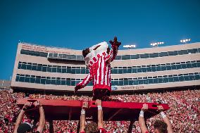 Wisconsin Badgers Vs. South Dakota Coyotes