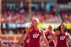 Wisconsin Badgers Vs. South Dakota Coyotes