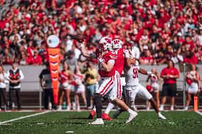 Wisconsin Badgers Vs. South Dakota Coyotes