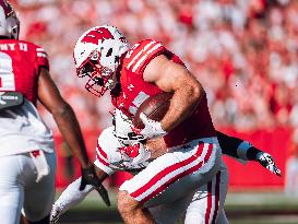 Wisconsin Badgers Vs. South Dakota Coyotes