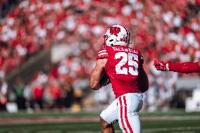 Wisconsin Badgers Vs. South Dakota Coyotes