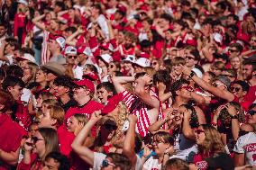 Wisconsin Badgers Vs. South Dakota Coyotes