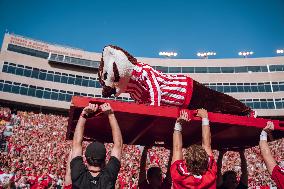 Wisconsin Badgers Vs. South Dakota Coyotes