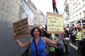 Rally Against The President's Forceful Blow - Paris