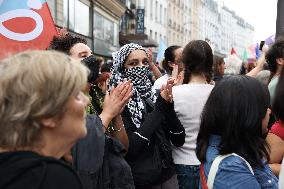 Rally Against The President's Forceful Blow - Paris