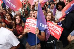 Rally Against The President's Forceful Blow - Paris