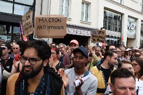 Rally Against The President's Forceful Blow - Paris