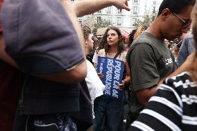 Rally Against The President's Forceful Blow - Paris