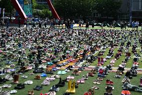 Thousands Of Shoes Laid Out As Memorial To Children Killed In Gaza - Rotterdam