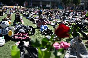 Thousands Of Shoes Laid Out As Memorial To Children Killed In Gaza - Rotterdam