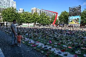 Thousands Of Shoes Laid Out As Memorial To Children Killed In Gaza - Rotterdam