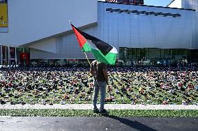 Thousands Of Shoes Laid Out As Memorial To Children Killed In Gaza - Rotterdam