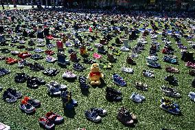 Thousands Of Shoes Laid Out As Memorial To Children Killed In Gaza - Rotterdam