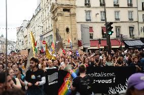 Rally Against The President's Forceful Blow - Paris