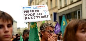 Rally Against The President's Forceful Blow - Paris