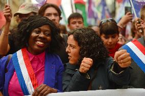 Rally Against The President's Forceful Blow - Paris